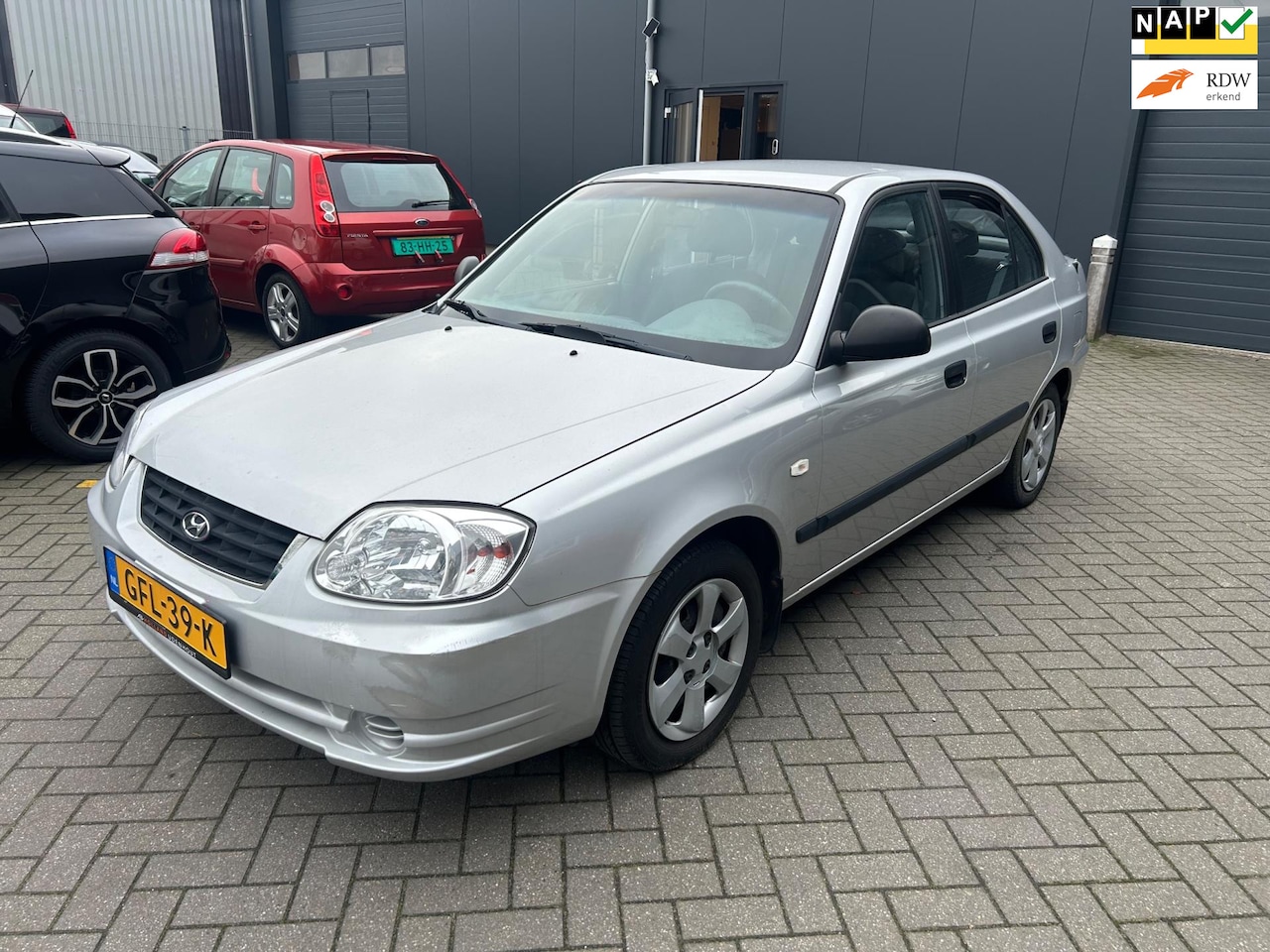 Hyundai Accent - 1.3i GL 1.3i GL - AutoWereld.nl