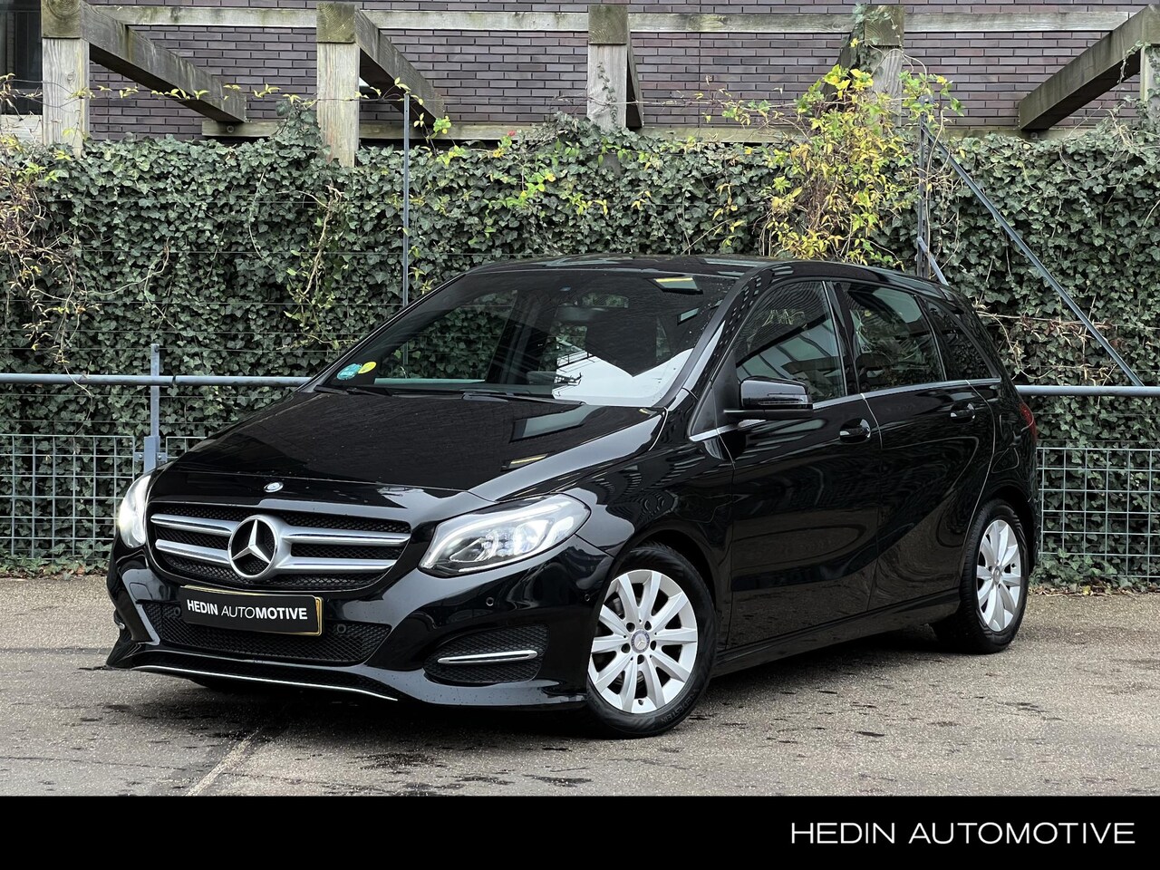 Mercedes-Benz B-klasse - B 180d Lease Edition Plus Style Line | LED | Airco | Parkpilot | Navigatie | Licht en Zich - AutoWereld.nl