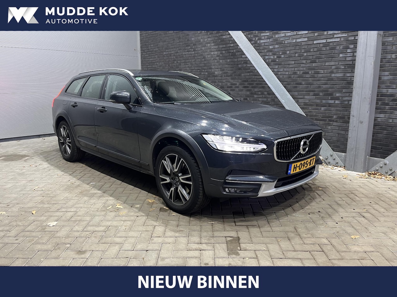 Volvo V90 Cross Country - T5 AWD Pro | Head-Up | Panoramadak | Trekhaak | ACC | Stoel+Stuurverwarming - AutoWereld.nl