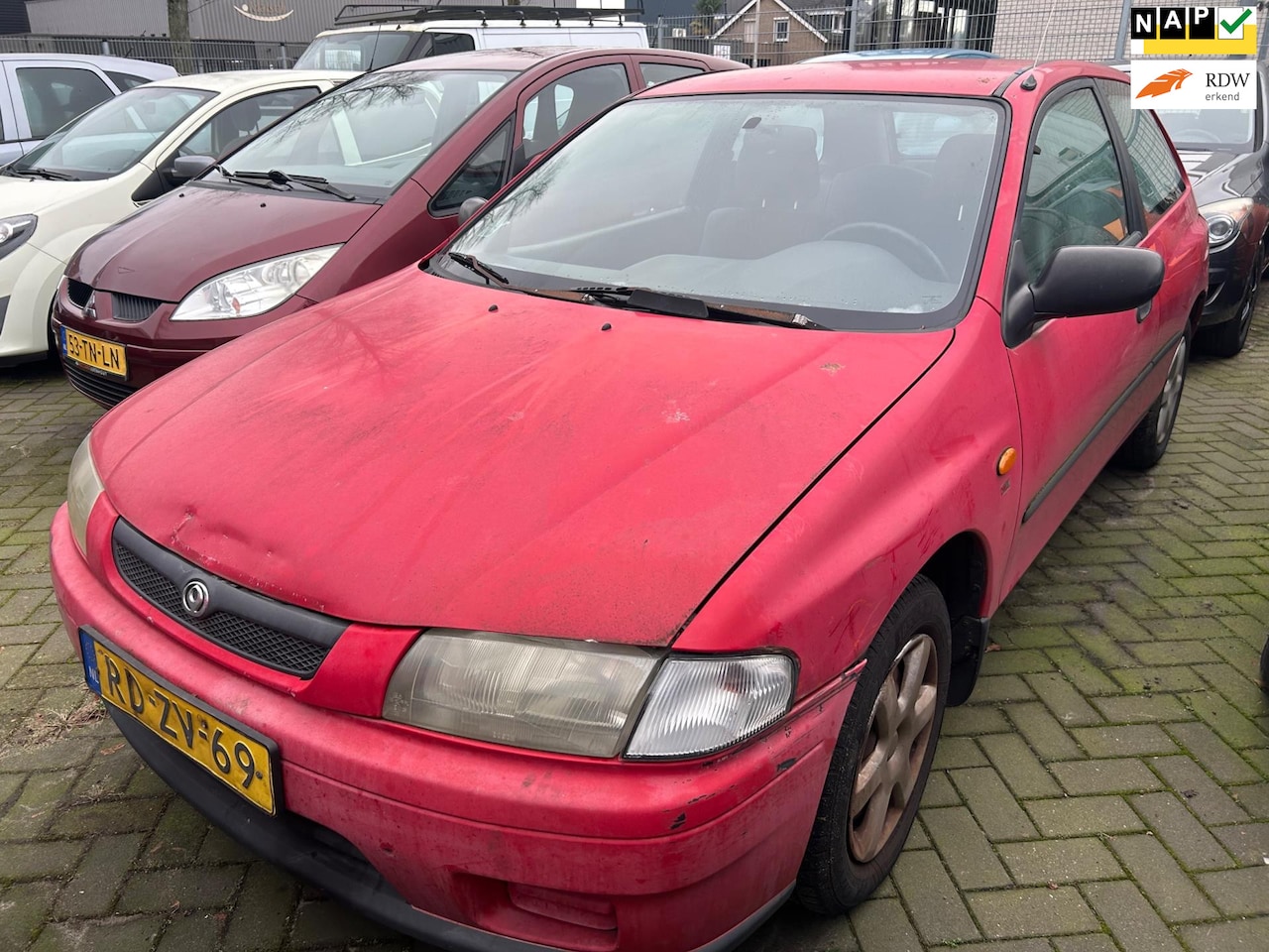 Mazda 323 - 1.5i P LX automaat - AutoWereld.nl