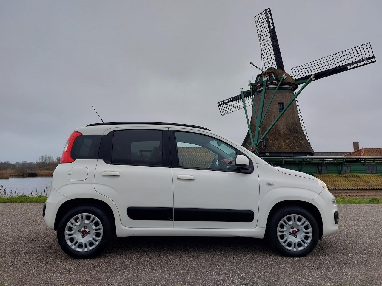 Fiat Panda - 0.9 TwinAir Lounge. AUTOMAAT, 83000 KM, AIRCO!! - AutoWereld.nl