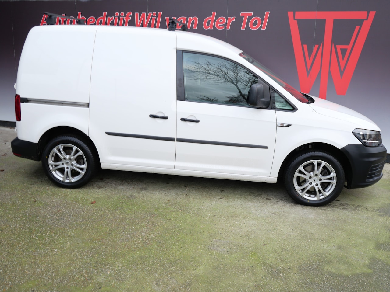 Volkswagen Caddy - 2.0 TDI TRENDLINE | AIRCO | TREKHAAK | ALL-SEASON | 150 PK | EURO 6!! - AutoWereld.nl