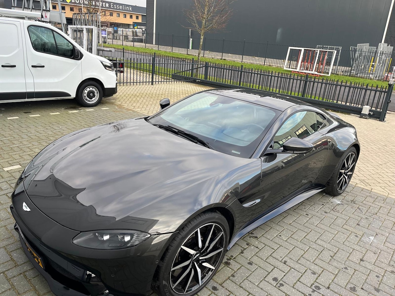 Aston Martin Vantage - 4.0 V8 - AutoWereld.nl