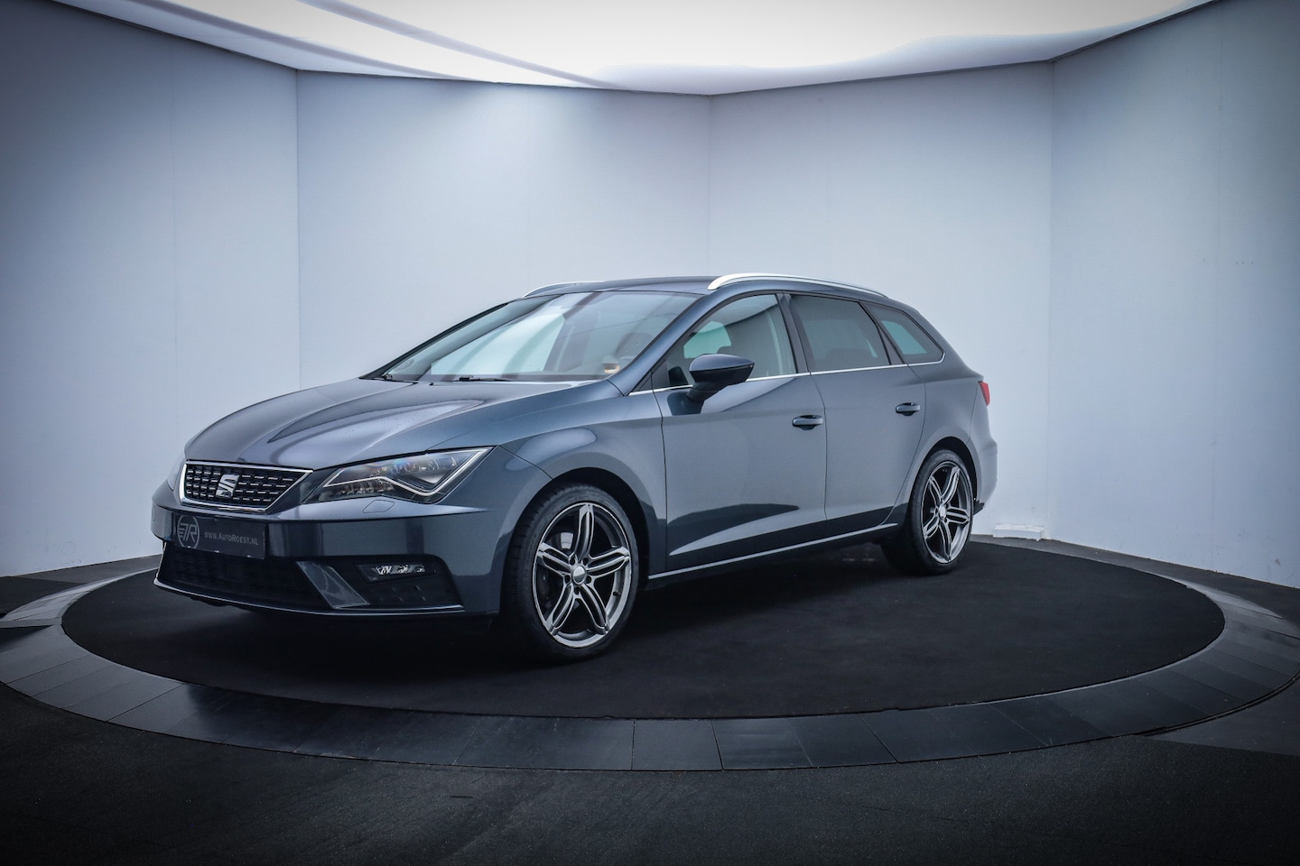 Seat Leon ST - 1.5TSI Dsg XCELLENCE INTENS MATRIX LED/VIRTUAL/ACC/JBL AUDIO/CAMERA/CARPLAY/NAVI/STOELVERW - AutoWereld.nl