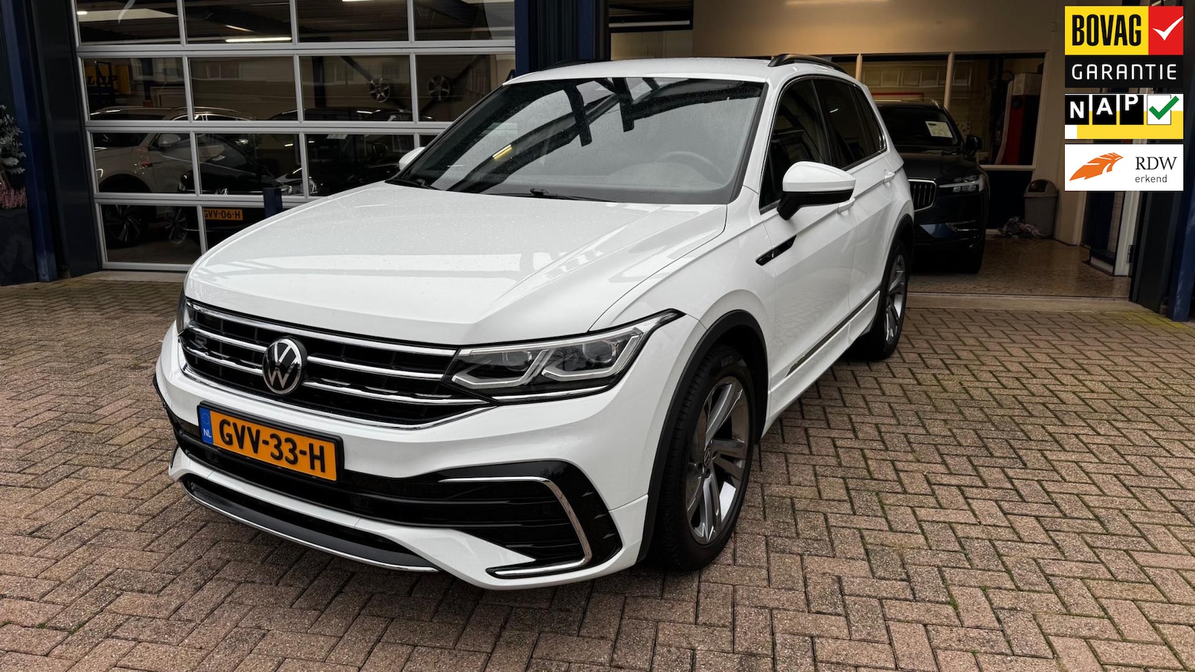 Volkswagen Tiguan - 1.5 TSI R-Line Business 1.5 TSI R-Line Business+ - AutoWereld.nl