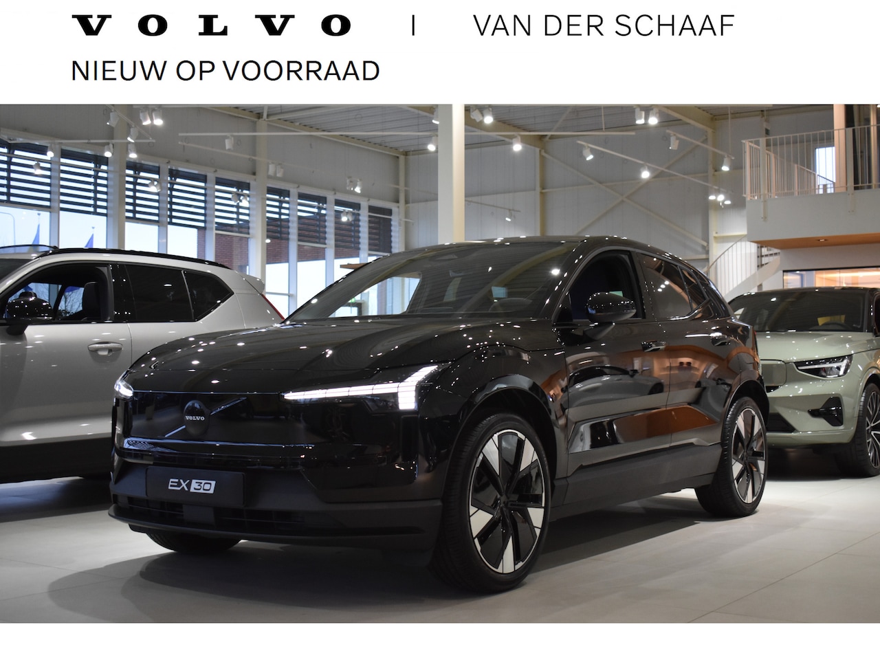 Volvo EX30 - Single Motor Extended Range 272PK Plus 69 kWh | Black Pakket | Extra getint glas achter | - AutoWereld.nl