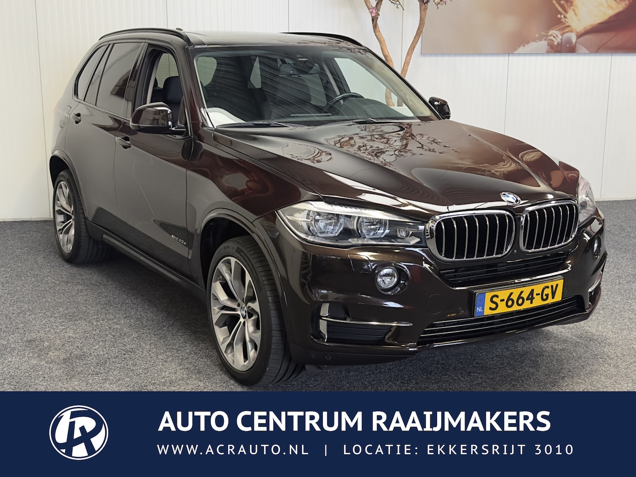 BMW X5 - xDrive40e IPerformance LUCHTVERING PANORAMADAK SPORTSTOELEN HUD 360 CAMERA NAVIGATIE 20 IN - AutoWereld.nl