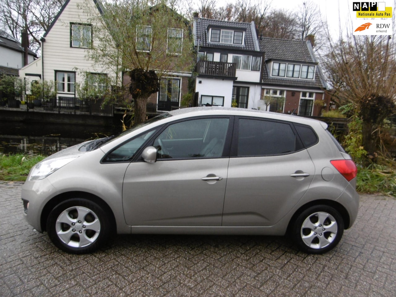 Kia Venga - 1.6 CVVT 125pk 86.000km Pack Navi Clima Cruise Trekhaak 1300kg - AutoWereld.nl