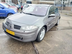 Renault Mégane - 2.0-16V Privilège Luxe