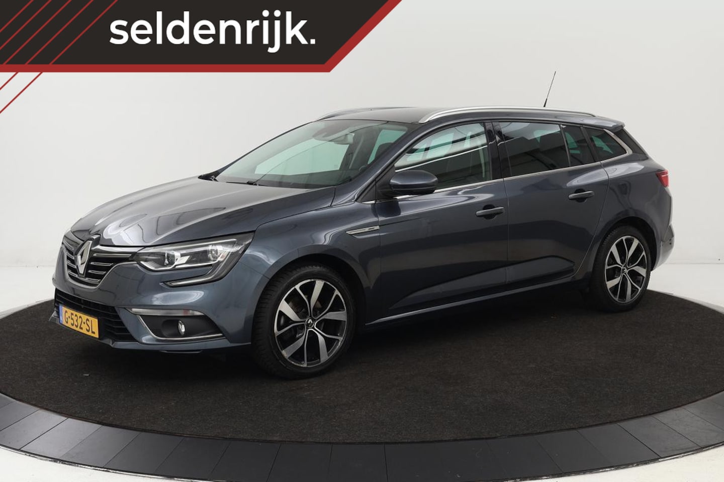 Renault Mégane - 1.3 TCe Bose | Trekhaak | Carplay | Navigatie | Half leder | Climate control | Keyless | P - AutoWereld.nl