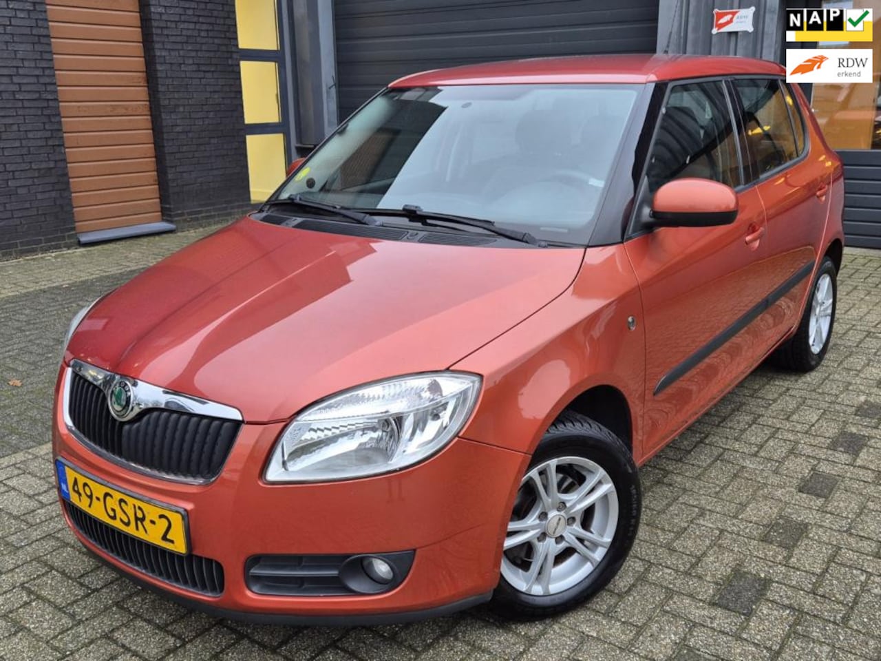 Skoda Fabia - 1.6-16V Ambiente Automaat/5-Deurs/Airco/Nieuwe APK! - AutoWereld.nl