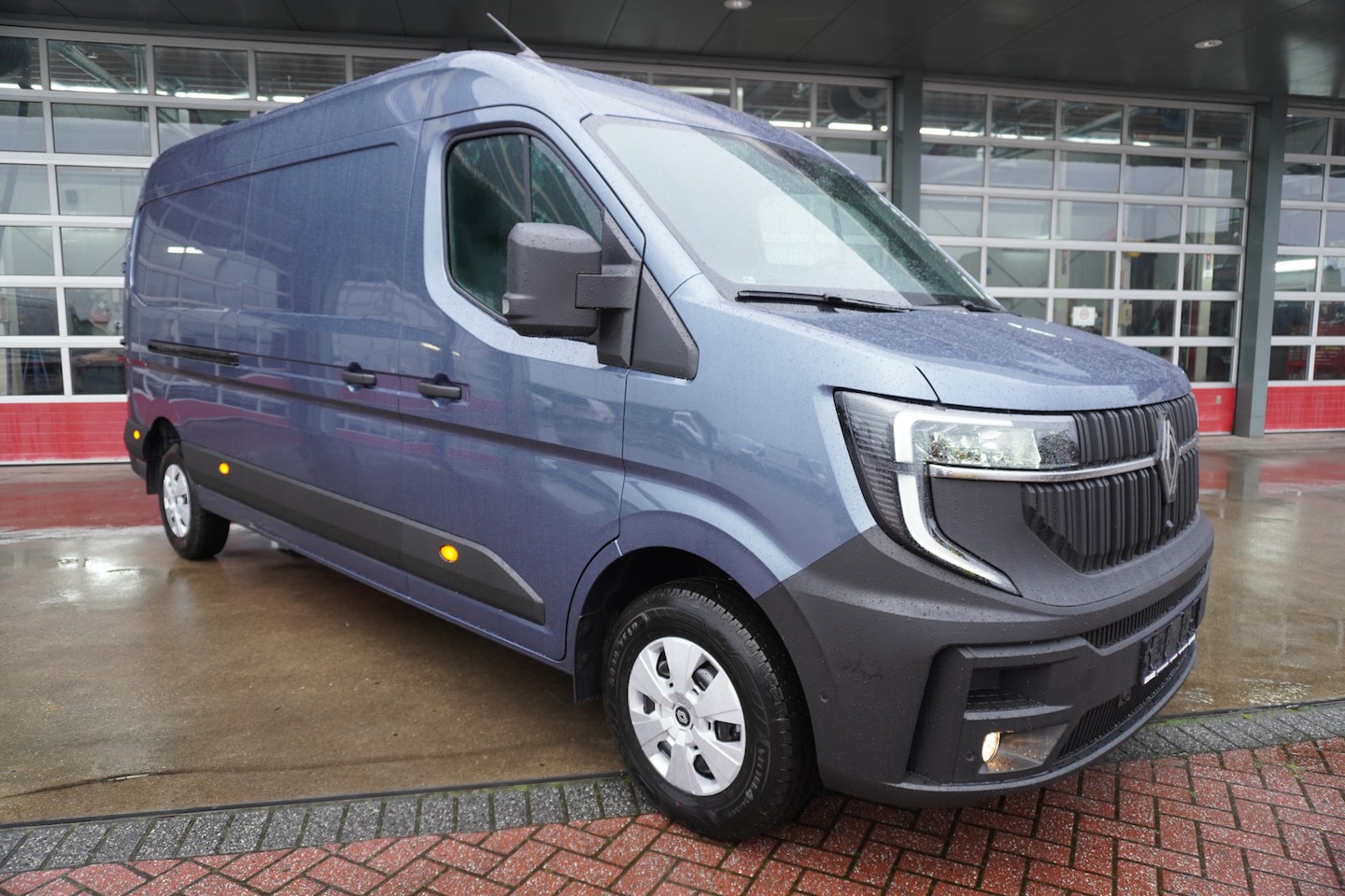 Renault Master - T35 2.0 dCi 170PK L3H2 Extra Schuifdeur links en Rechts Climate | Navi | Cruise | Trekhaak - AutoWereld.nl