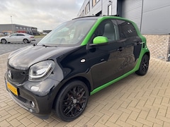 Smart Forfour - electric drive pure 18 kWh ELEKTRISCH VOUWDAK / LEER