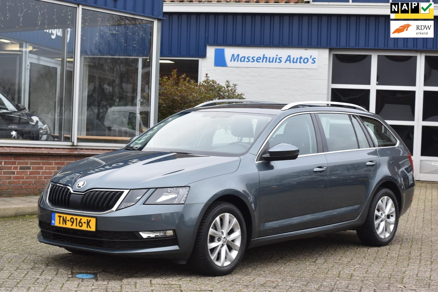 Skoda Octavia Combi - 1.0 TSI Greentech Ambition DSG 132dkm Trekhaak Navi Clima Cruise PDC LED 2e eig. Nwe APK - AutoWereld.nl