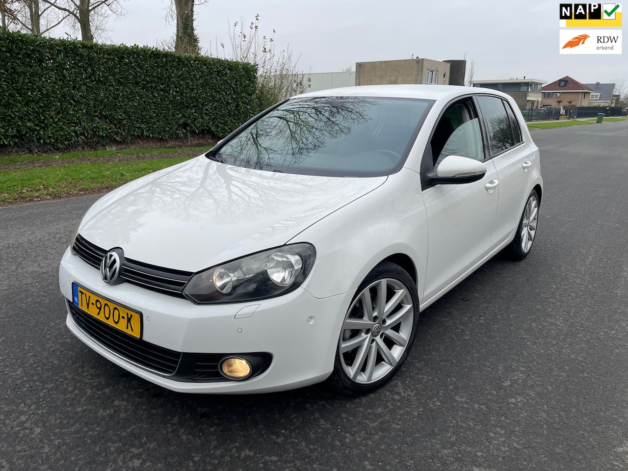 Volkswagen Golf - 1.4 TSI DSG/CLIMA/LEER/APK - AutoWereld.nl