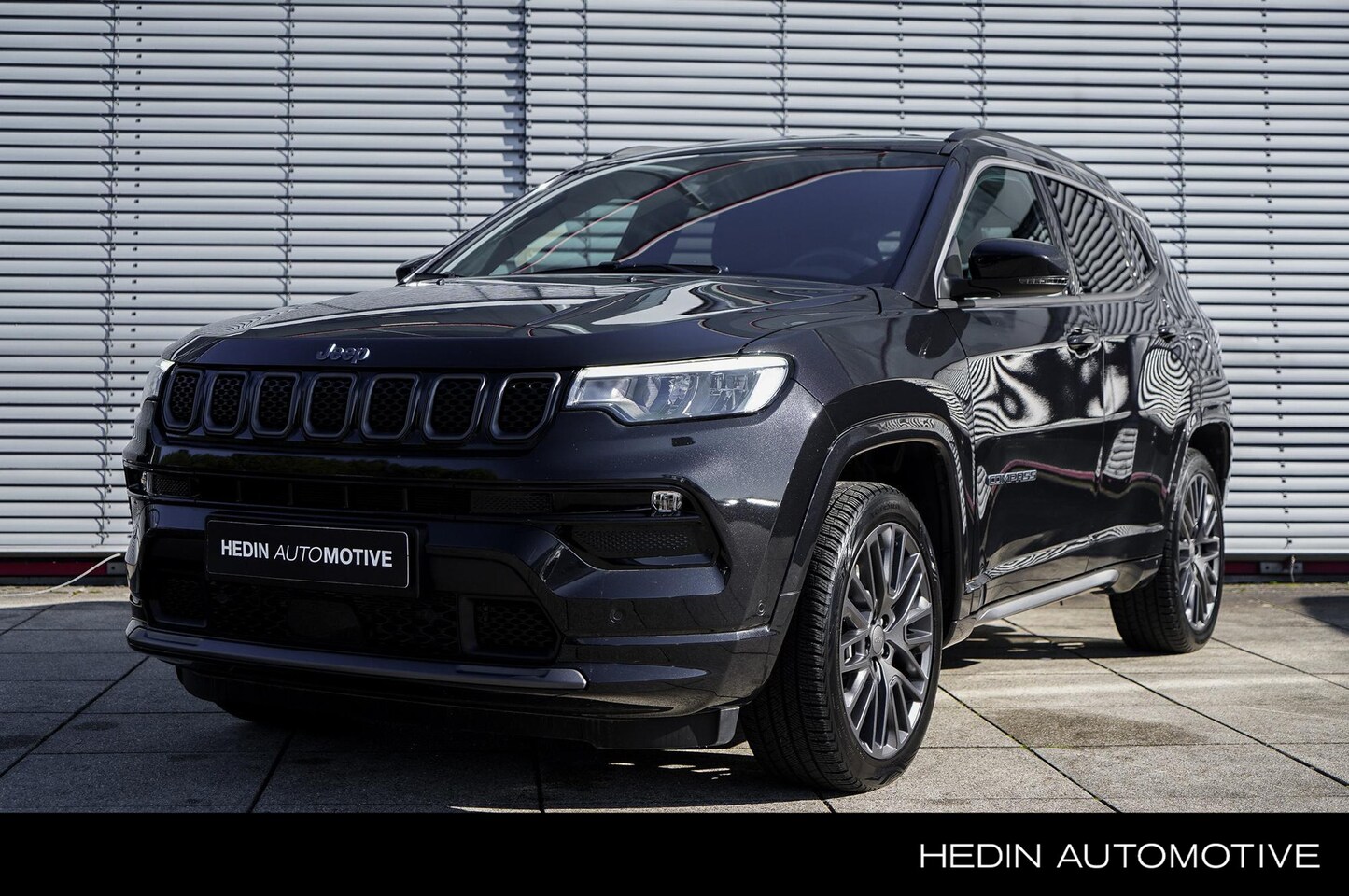 Jeep Compass - 4xe 240 Plug-in Hybrid Electric S | All-Season Banden | Stoelverwarming en -Verkoeling | V - AutoWereld.nl