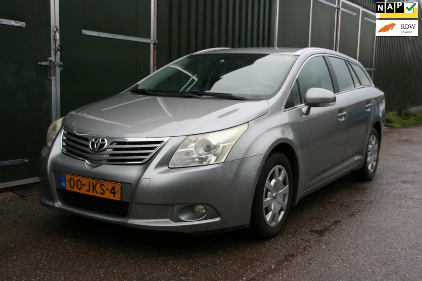 Toyota Avensis Wagon - 2.0 D-4D Dynamic 2.0 D-4D Dynamic, AIRCO, NAVIGATIE, TREKHAAK - AutoWereld.nl