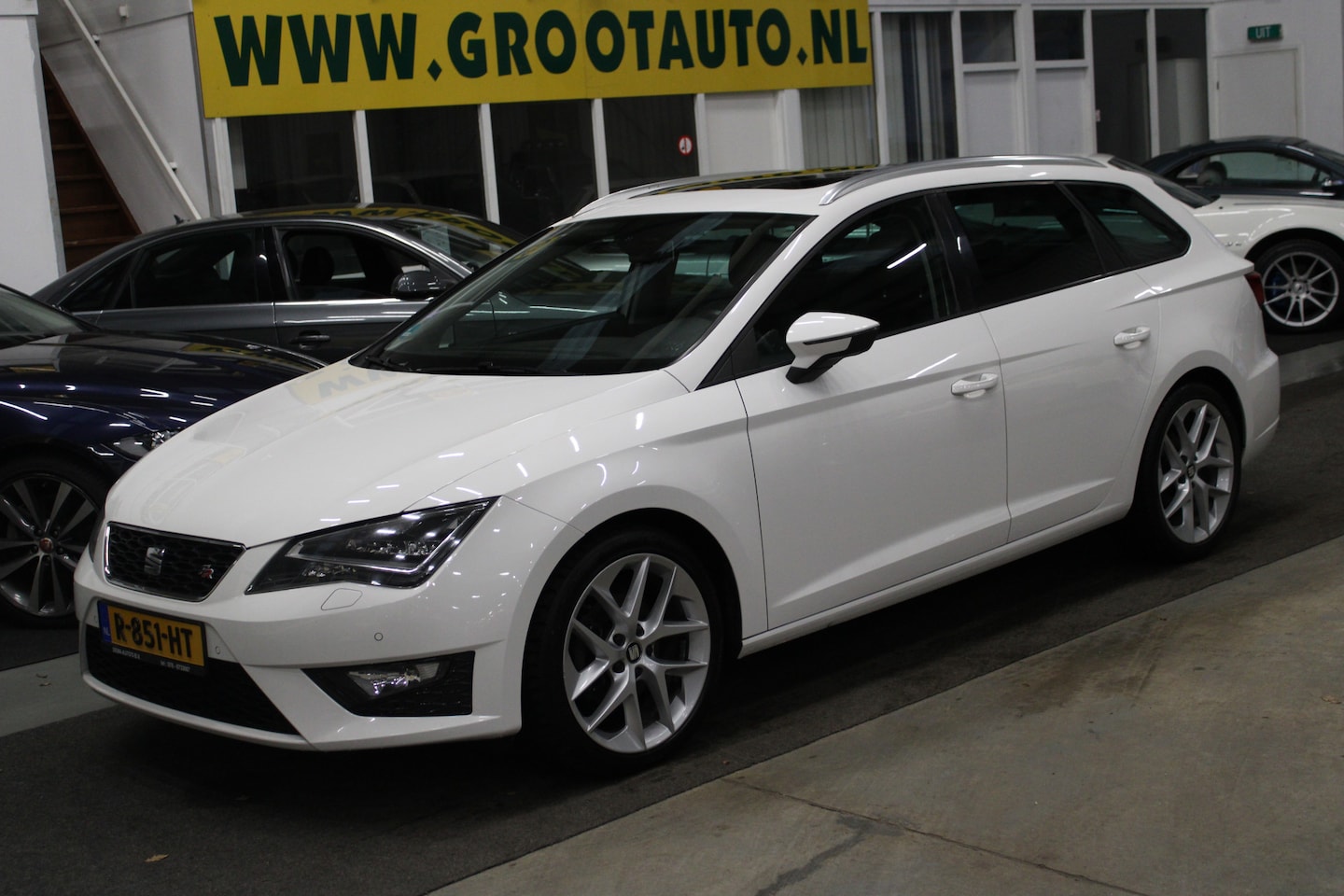 Seat Leon ST - 1.4 TSI FR First Edition Panoramadak, Airco, Cruise Control, Navigatie, Stuurbekrachtiging - AutoWereld.nl