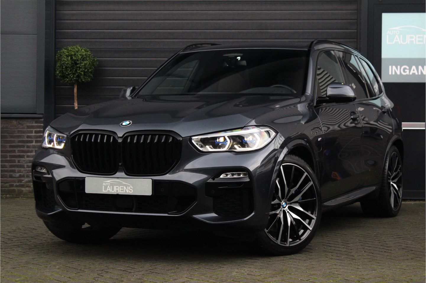 BMW X5 - xDrive45e M Sport | Skylounge | B&W | Softclose | High Executive - AutoWereld.nl