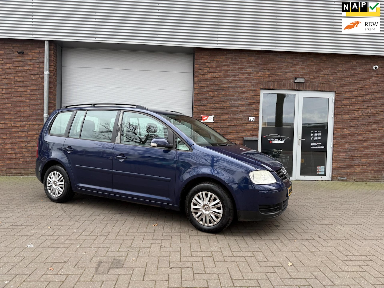 Volkswagen Touran - 2.0-16V FSI Trendline|AIRCO|NIEUWE APK|CRUISE - AutoWereld.nl