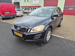 Volvo XC60 - 2.4 D5 205pk 6bak AWD Momentum Leer Apk 08-25