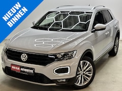 Volkswagen T-Roc - 1.5i Sport / Virtual / Carplay / Navi / EL Koffer Achteruitrijcamera / zwarte hemel / vol