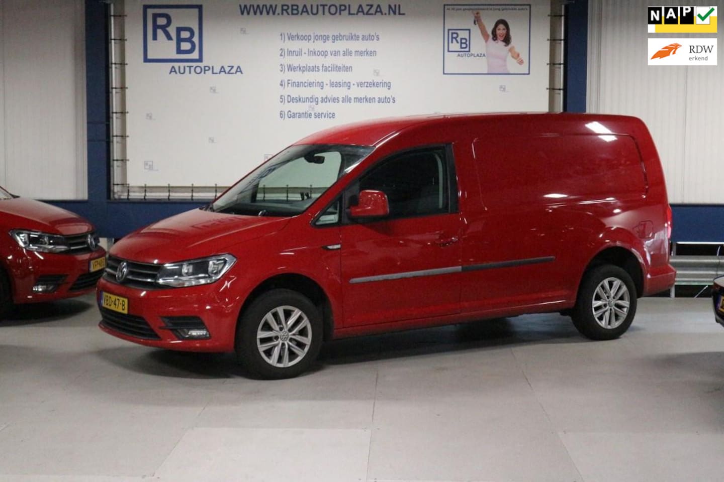 Volkswagen Caddy Maxi - 2.0 TDI L2H1 BMT Highline / 1e EIG / NAP / BTW ! ! ! - AutoWereld.nl