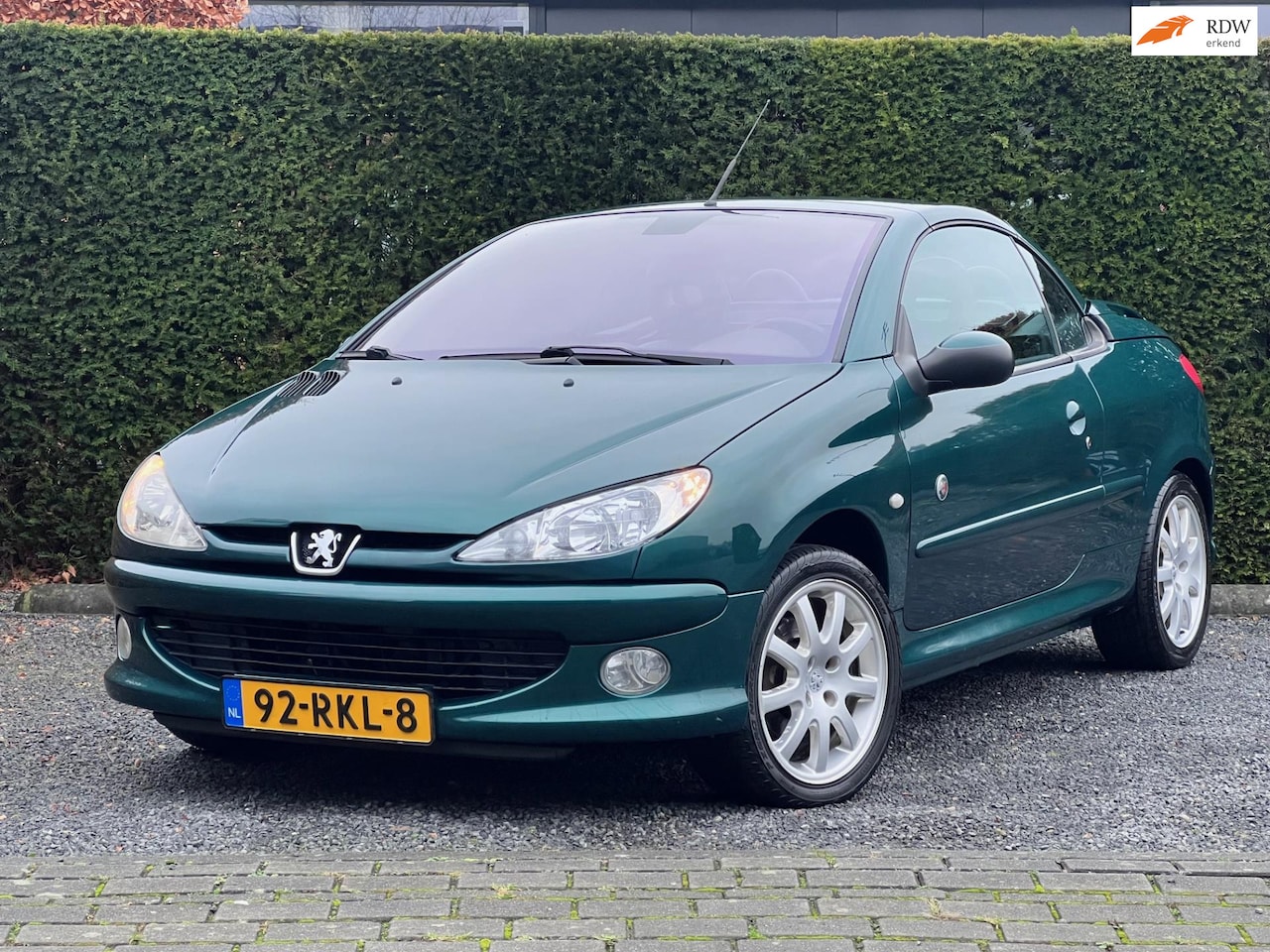 Peugeot 206 CC - 1.6-16V Roland Garros | Nw Apk! | Leer | Airco - AutoWereld.nl