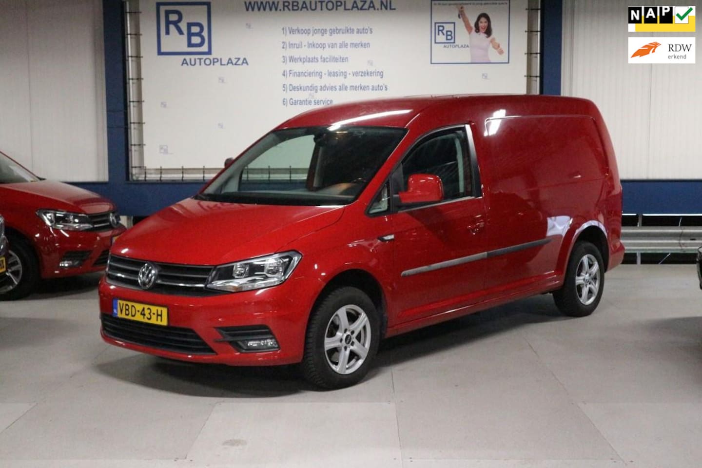 Volkswagen Caddy Maxi - 2.0 TDI L2H1 BMT Highline / 1e EIG / NAP / BTW ! ! ! - AutoWereld.nl