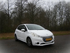 Peugeot 208 - 1.4 e-HDi Active . AUTOMAAT met flippers . Airco . 5 drs . Elec ramen en spiegels . enz