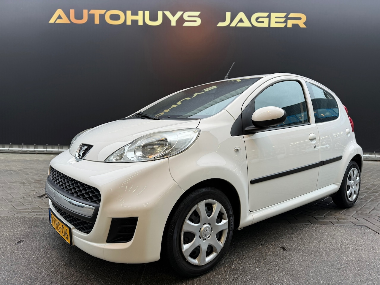 Peugeot 107 - 1.0-12V Millesim 200 1.0-12V Millesim 200 - AutoWereld.nl