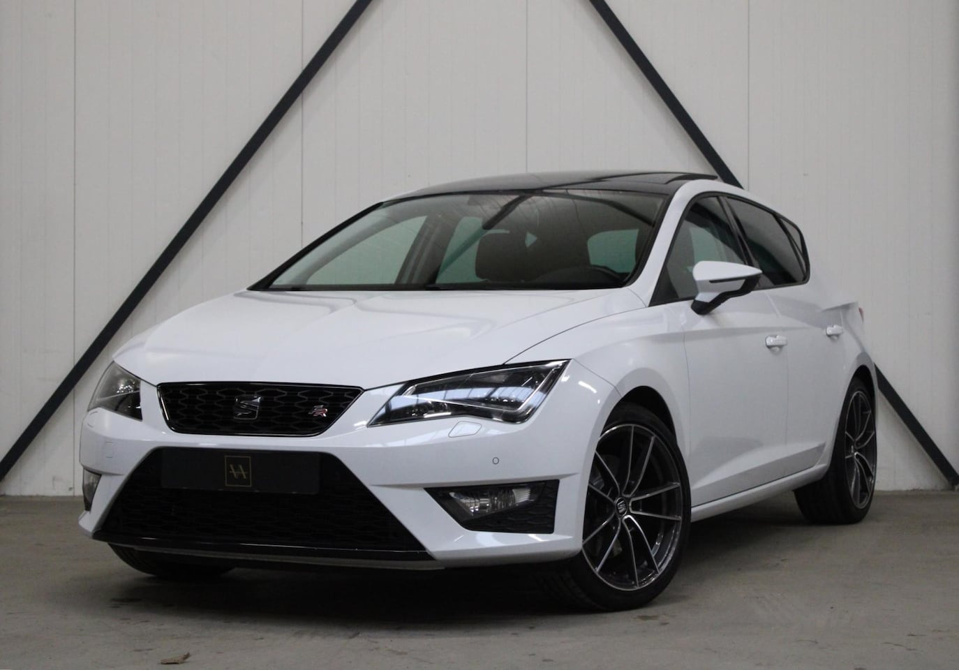 Seat Leon - 1.8 TSI FR l Automaat l Pano l LED l NAVI - AutoWereld.nl