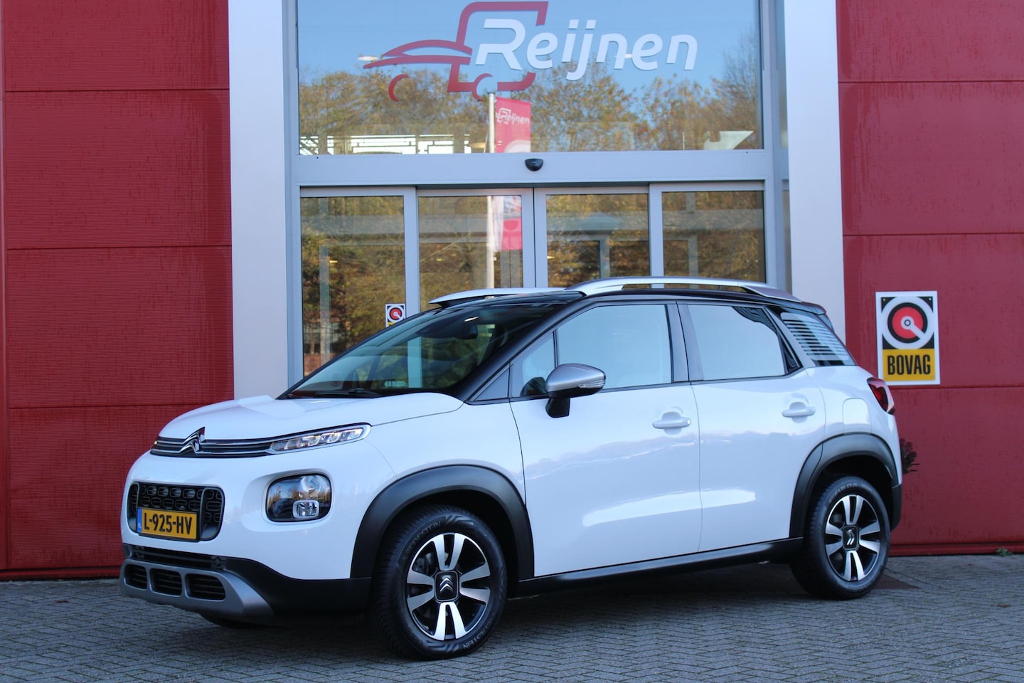 Citroën C3 Aircross - 1.2 110PK AUTOMAAT SHINE | NAVIGATIE | APPLE CARPLAY/ANDROID AUTO | DAB+ RADIO | CRUISE CO - AutoWereld.nl