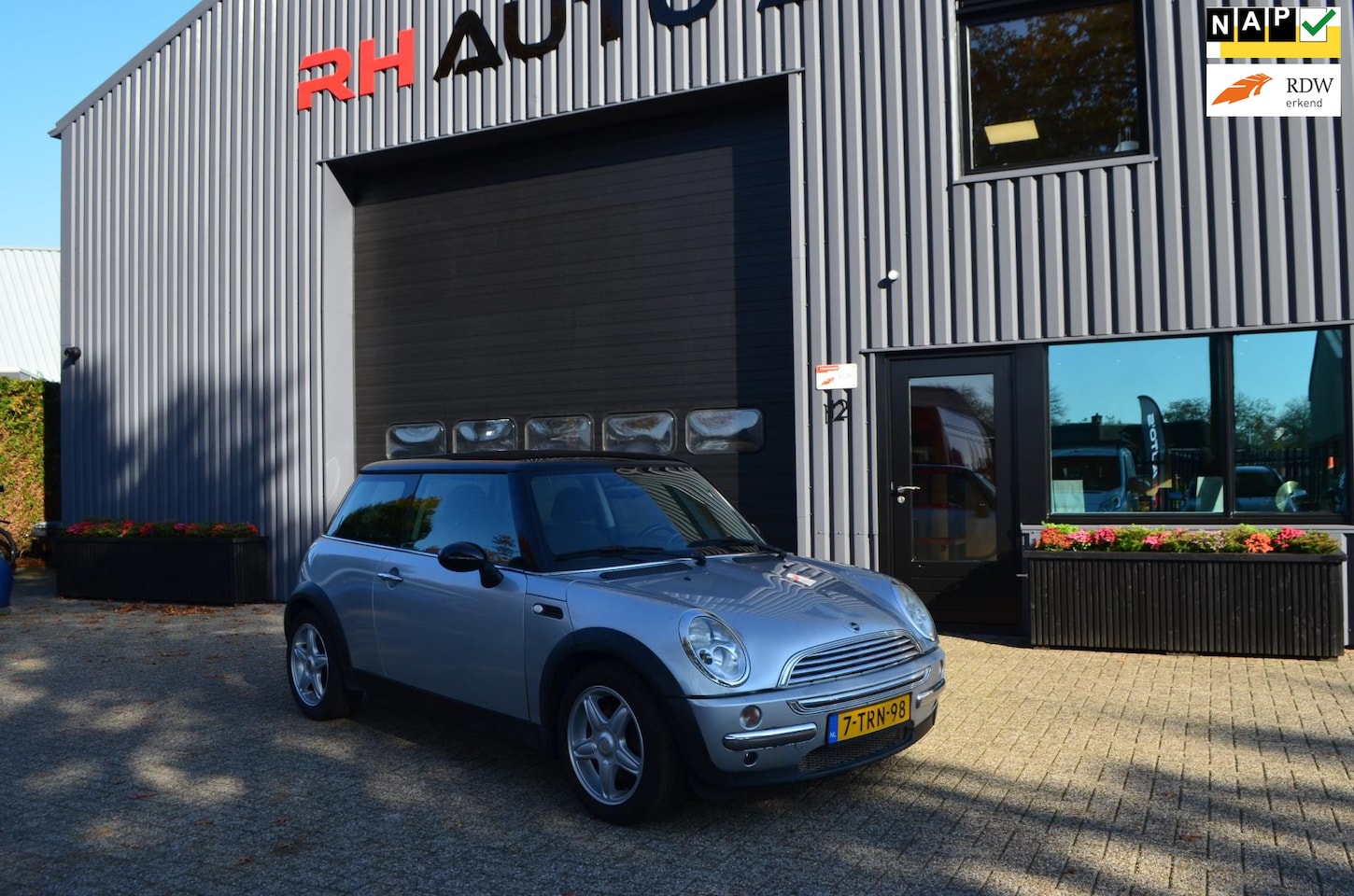 MINI Cooper - Mini 1.6 Pepper | Panorama dak | Stoelverwarming - AutoWereld.nl