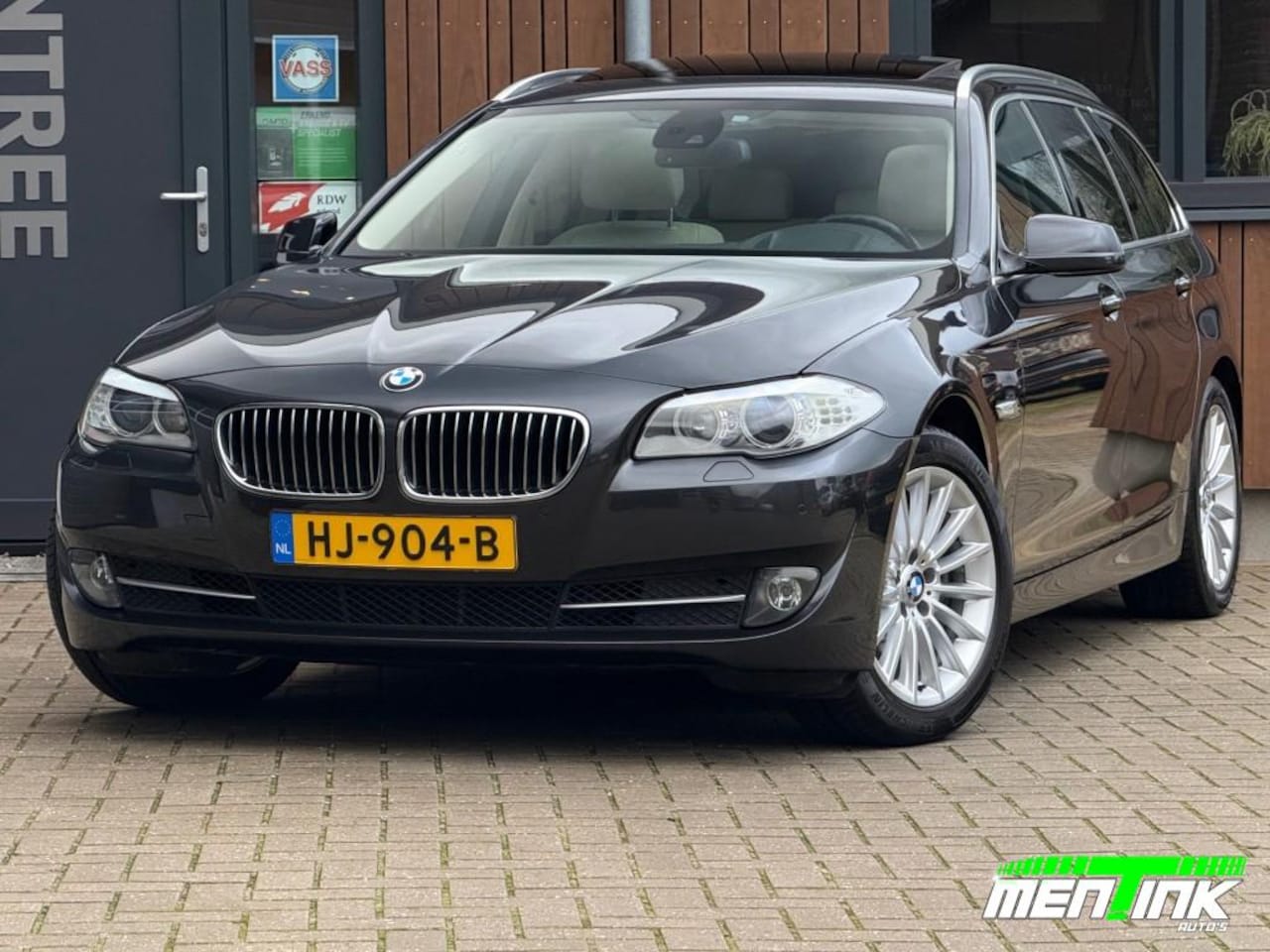 BMW 5-serie - 523I HIGH EXECUTIVE 6 cil pano hud xenon memory - AutoWereld.nl