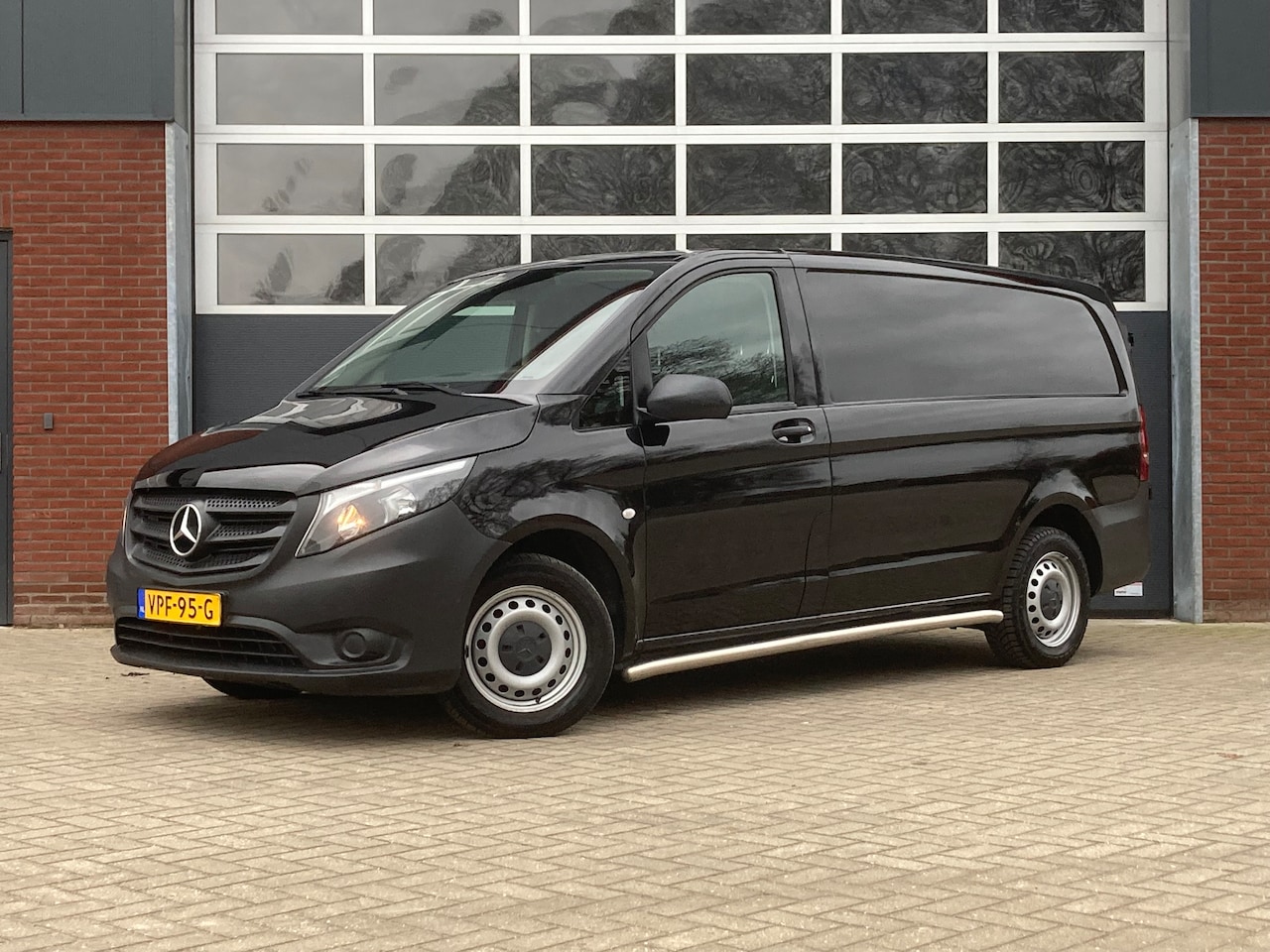 Mercedes-Benz Vito - 114 CDI Lang 3 zitplaatsen Navigatie, Camera, Apple Carplay, Android auto,Sidebars - AutoWereld.nl