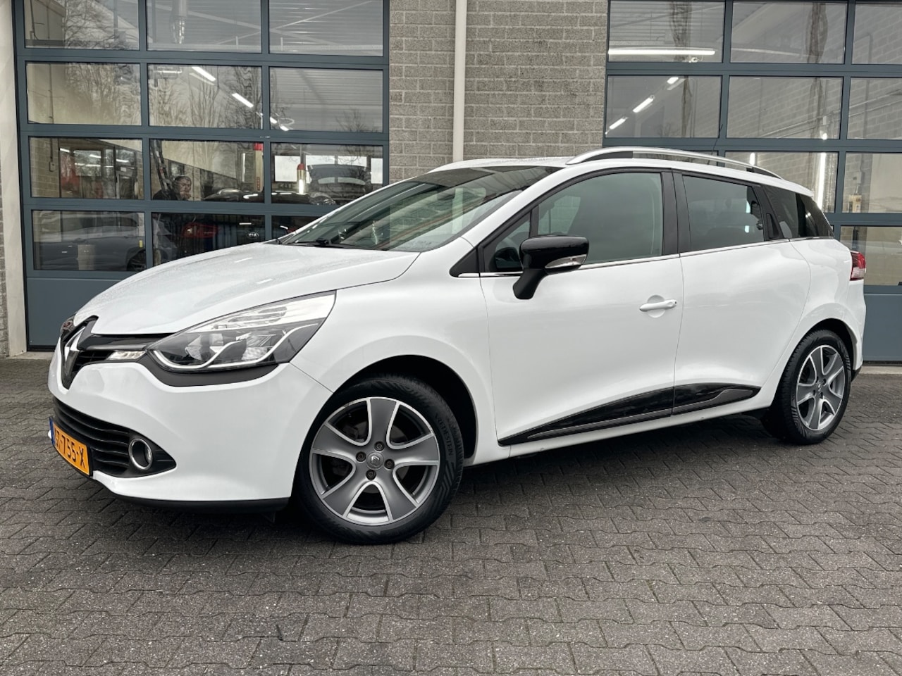 Renault Clio Estate - 0.9 TCe Night&Day - AutoWereld.nl