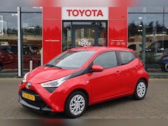 Toyota Aygo X - X-PLAY 5-DEURS AIRCO CAMERA NAVI LED BLUETOOTH AUDIO-STUURWIELBEDIENING NL-AUTO TREKHAAK