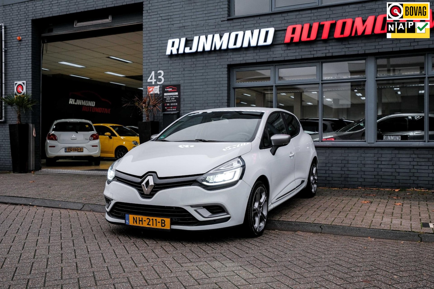 Renault Clio - 1.2 TCe Intens|Gt-Line|1e Eigenaar|Stoelverwarming|Navi|Bose||Camera - AutoWereld.nl