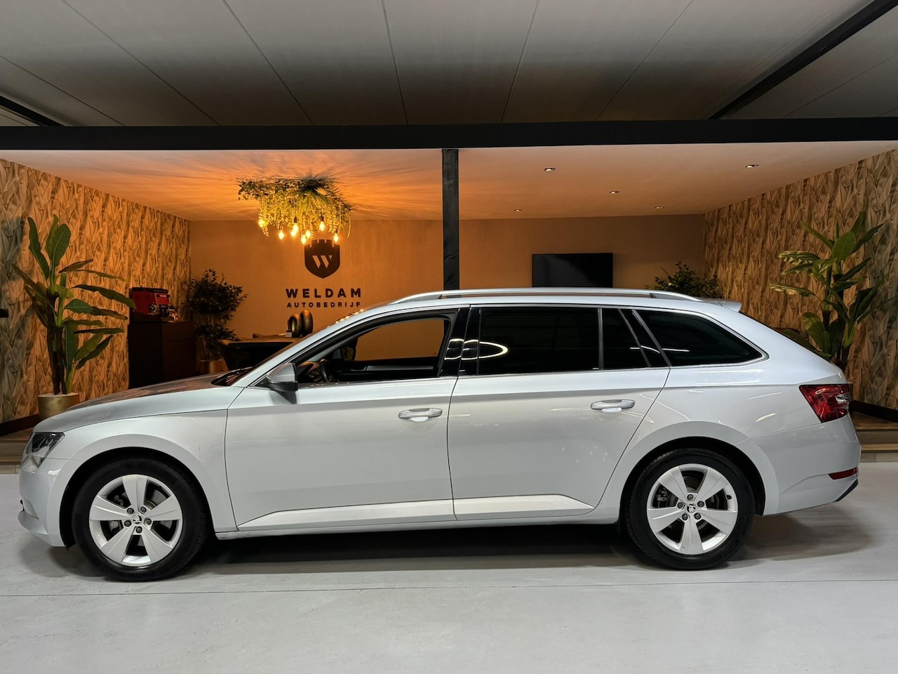 Skoda Superb Combi - 1.4 TSI ACT Style Garantie Led Xenon Multimedia Cruise Control Rijklaar - AutoWereld.nl