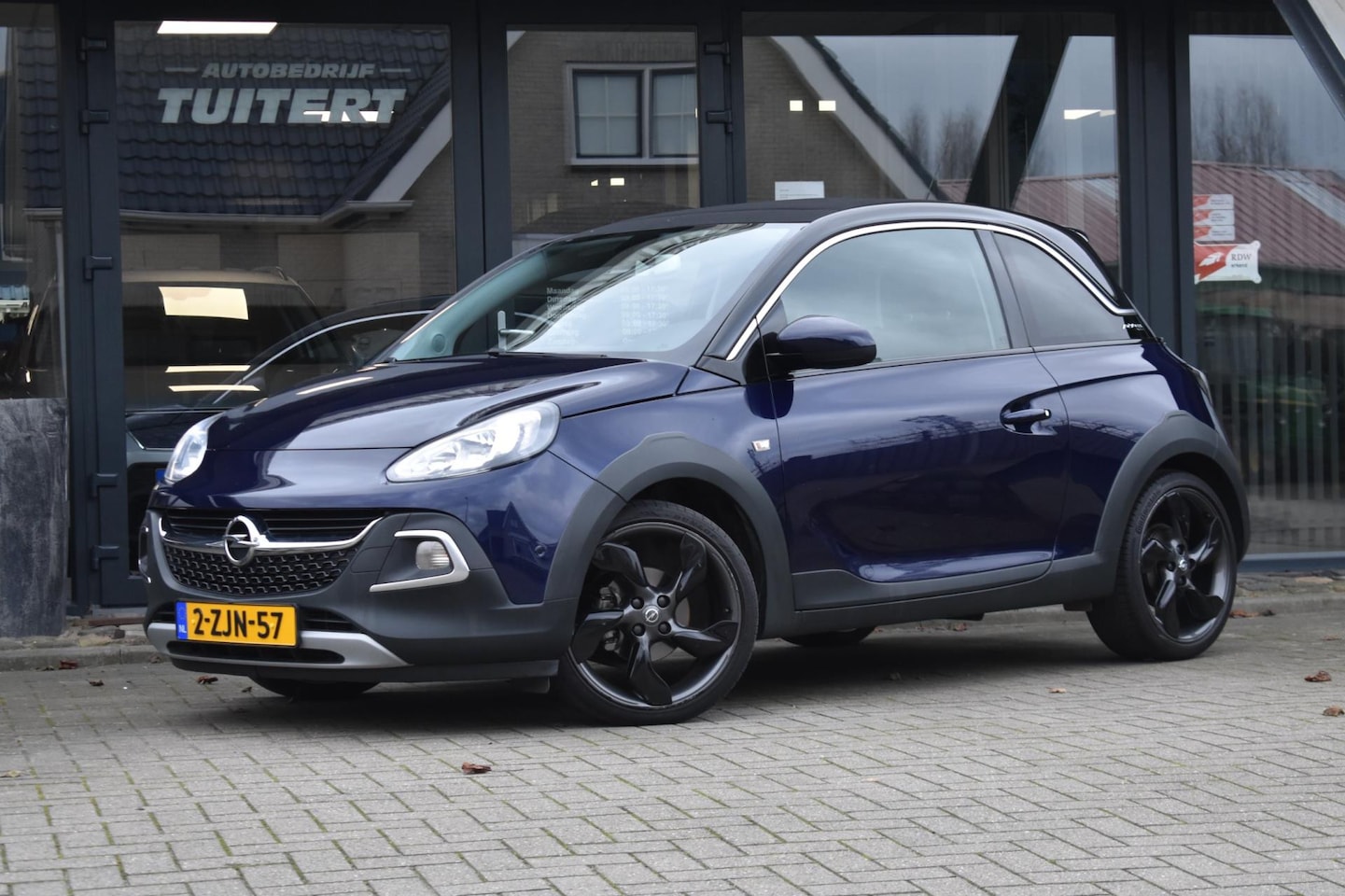 Opel ADAM - 1.0 Turbo Rocks | STOELVERWARMING | NAP | SFEERVERLICHTING | CLIMATE CONTROLE - AutoWereld.nl