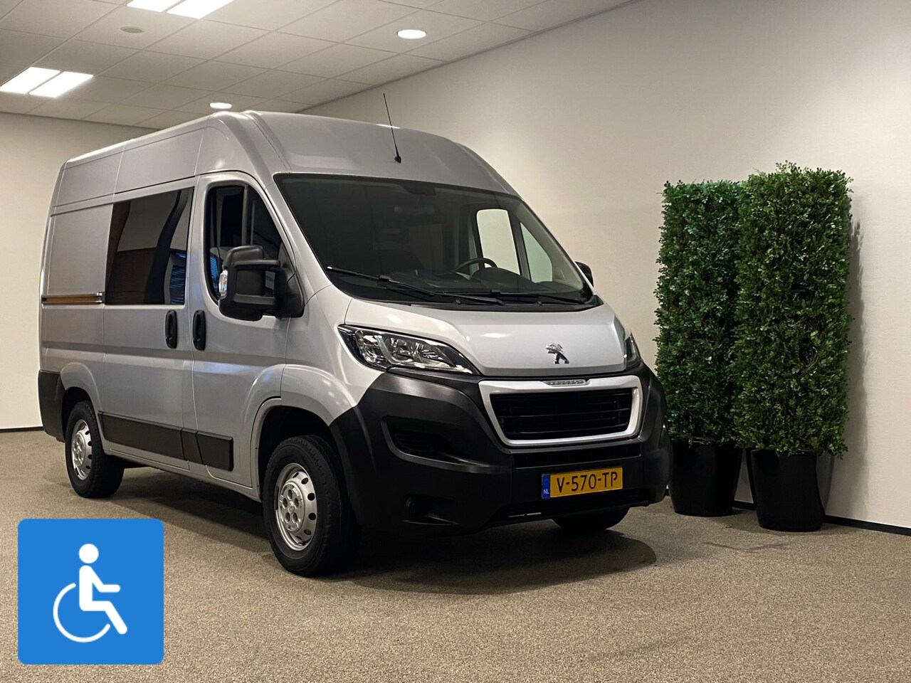 Peugeot Boxer - L1H2 Rolstoelbus - AutoWereld.nl