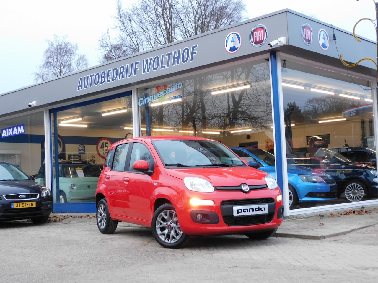 Fiat Panda - 1.2 Lounge 23.000 km! 5 zitplaatsen. - AutoWereld.nl