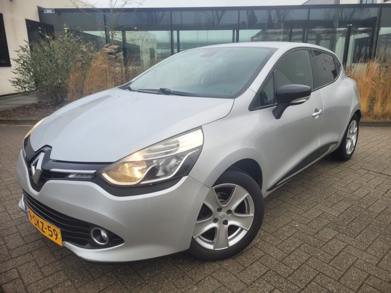 Renault Clio - 1.5 dCi Navigatie|Keyless Entry|Clima Luxe Dynamique - AutoWereld.nl