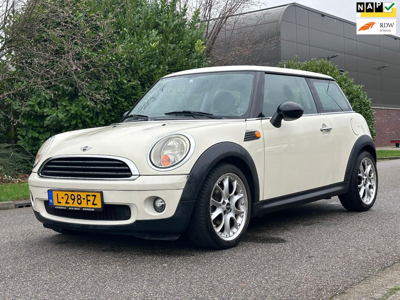 MINI One - Mini 1.4 Schuifdak*Dealer onderhouden*Panoramadak*28-09-2025 APK*LM velgen* - AutoWereld.nl