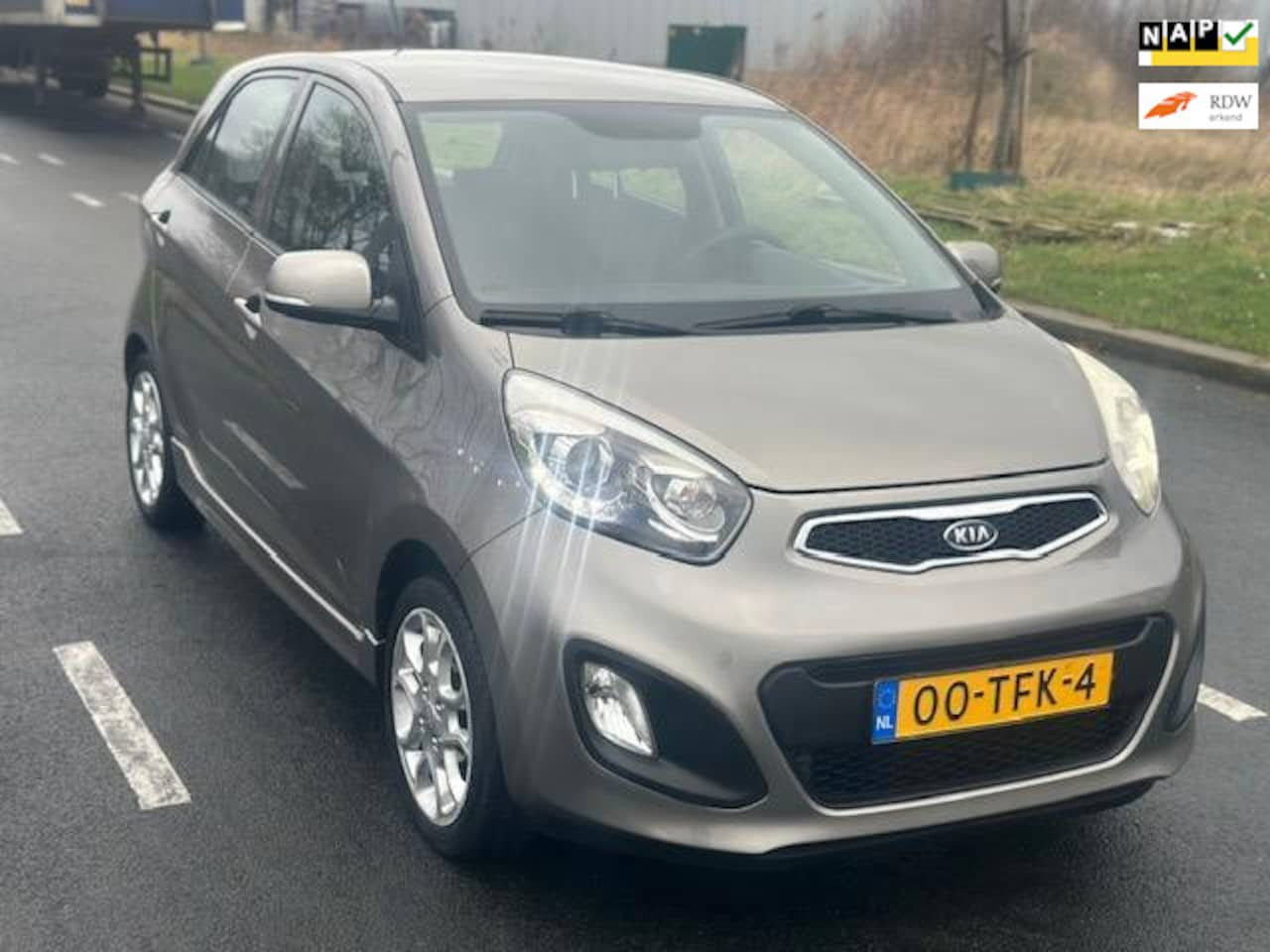 Kia Picanto - 1.2 CVVT Comfort Pack 1.2 CVVT Comfort Pack - AutoWereld.nl