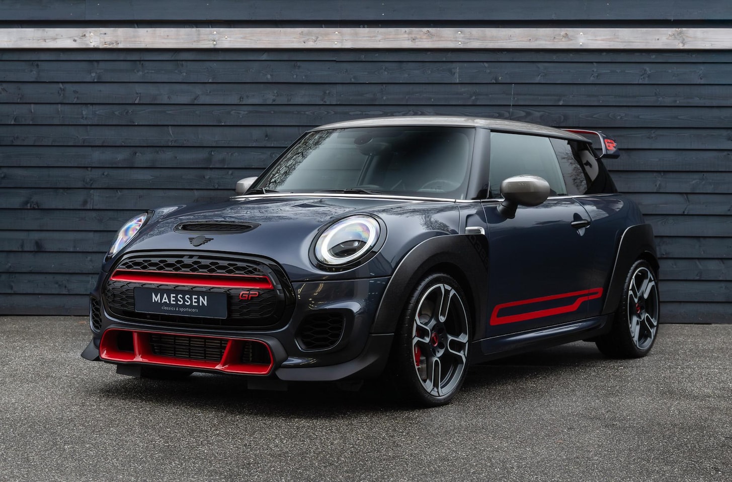 MINI John Cooper Works - 2.0 GP BTW-auto - Lage-kilometerstand - 1e Lak - AutoWereld.nl