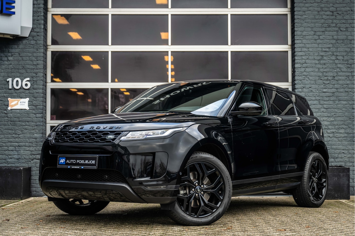 Land Rover Range Rover Evoque - 2.0 P200 AWD PANO LEDER LM20 12/WEG BLACK/LINE  VOLL!! - AutoWereld.nl