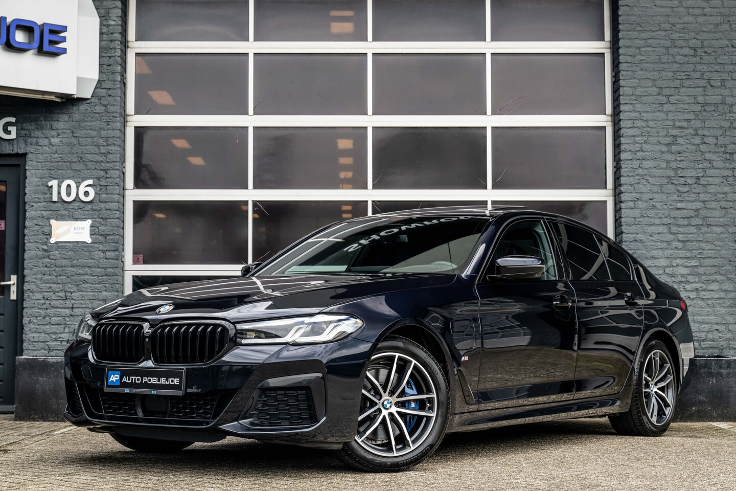 BMW 5-serie - 530e xDrive 292PK Business Edition Plus M Sport, Leder Exclusief, Trek/H, LM, PANO, Acc, H - AutoWereld.nl