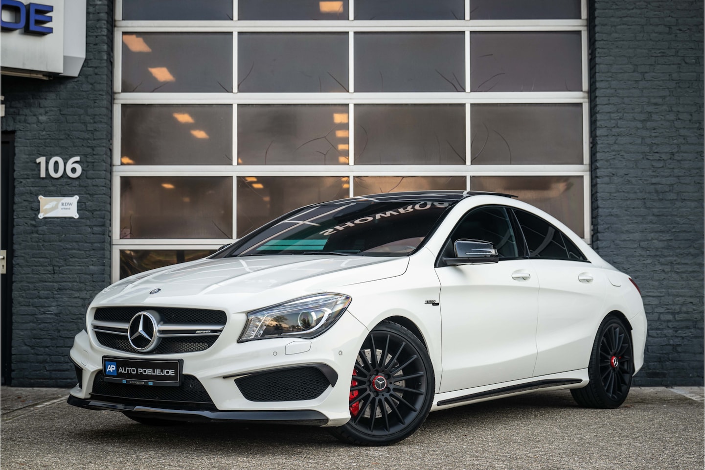 Mercedes-Benz CLA-Klasse - AMG 45 4MATIC Edition 1 Pano, Leder, Navi, Comfort Airco, Bi-Xenon, Sport uitlaat, 19 Inch - AutoWereld.nl